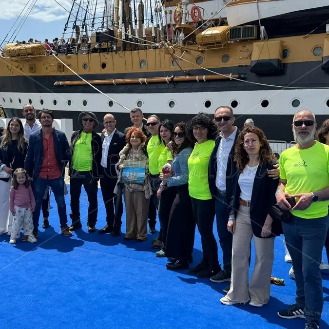Dall’Amerigo Vespucci un segnale di memoria e speranza: il porto di Scilla sarà intitolato al Capitano Natale de Grazia - FOTO