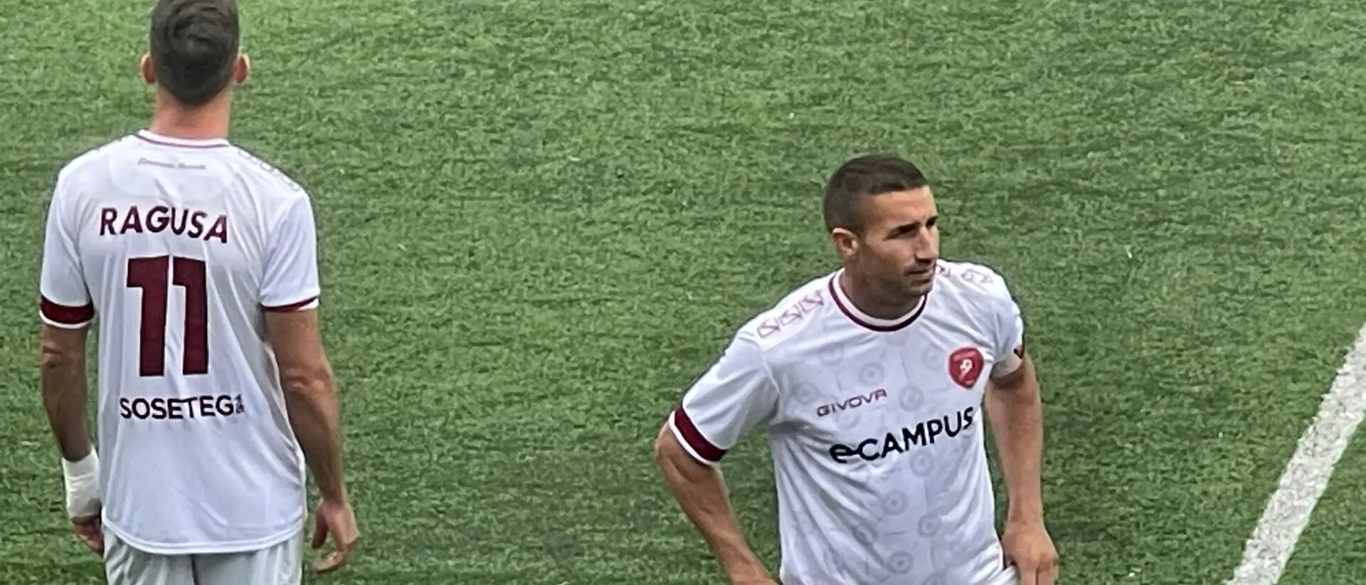 Barillà e Ragusa testimonial dell’identità amaranto: i senatori sono il simbolo di una squadra che si stringe nei momenti difficili