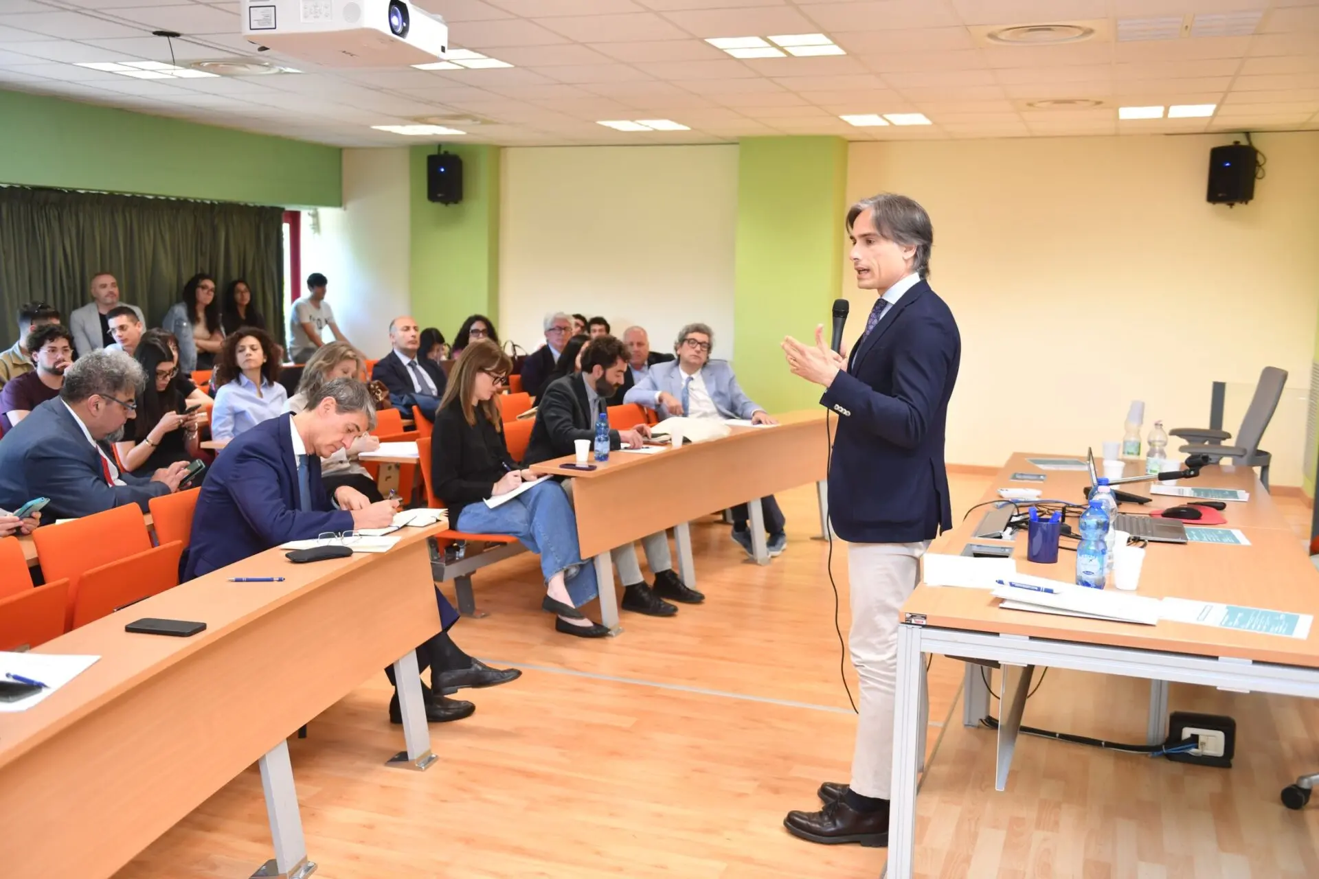 Falcomatà all'Unical alla Scuola superiore di Scienze delle amministrazioni pubbliche: «Ecco come sta cambiando Reggio»