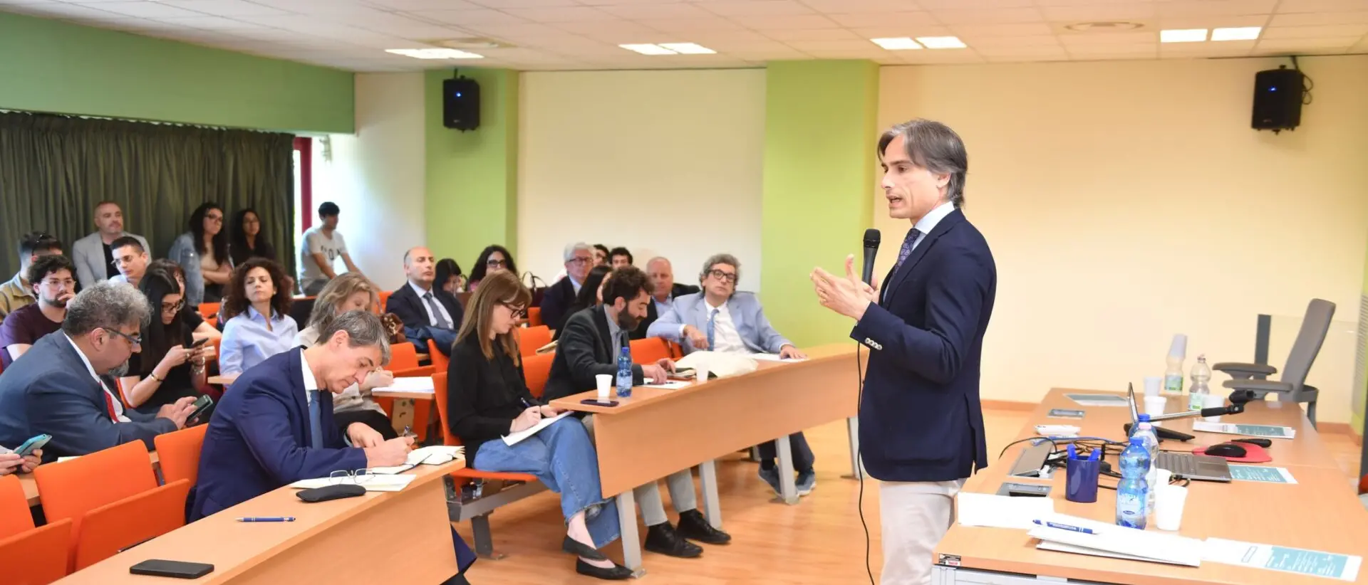 Falcomatà all'Unical alla Scuola superiore di Scienze delle amministrazioni pubbliche: «Ecco come sta cambiando Reggio»