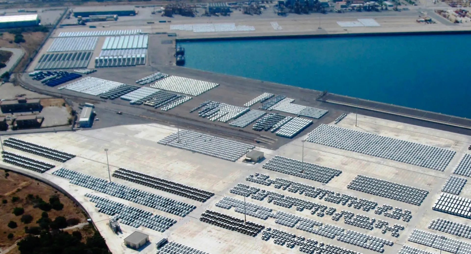 Via libera al progetto per la ristrutturazione delle banchine Ro-Ro del porto di Gioia Tauro: nessun impatto ambientale rilevante