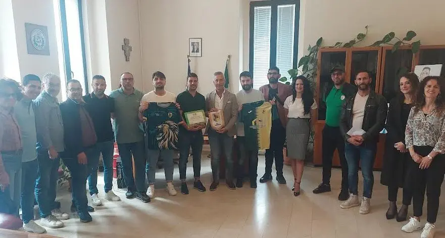 Calcio, il Real Taurianova sale di categoria e il sindaco Biasi premia la squadra