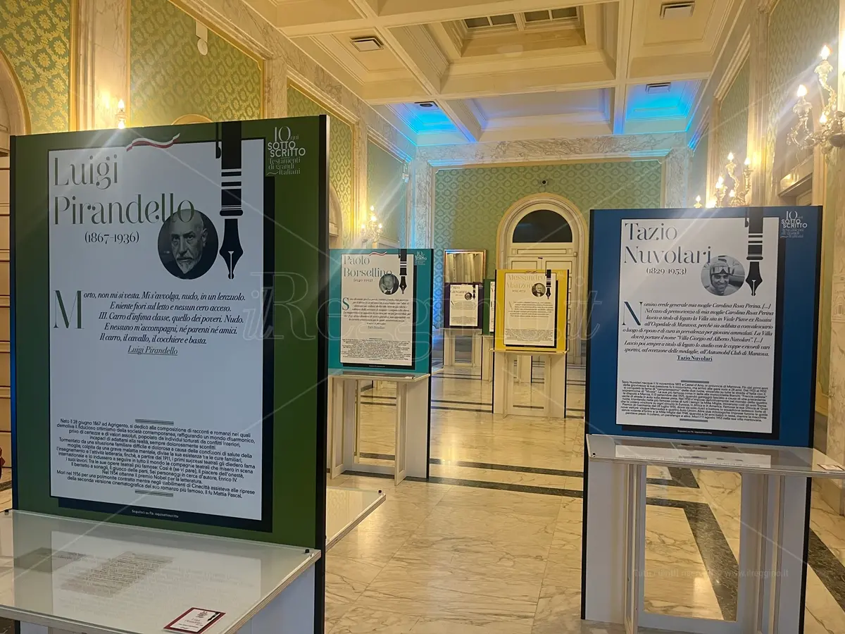 Il viaggio tra le “ultime parole” dei grandi della Storia: approda a Reggio la mostra dei testamenti illustri \"Io qui sottoscritto\"- FOTO e VIDEO