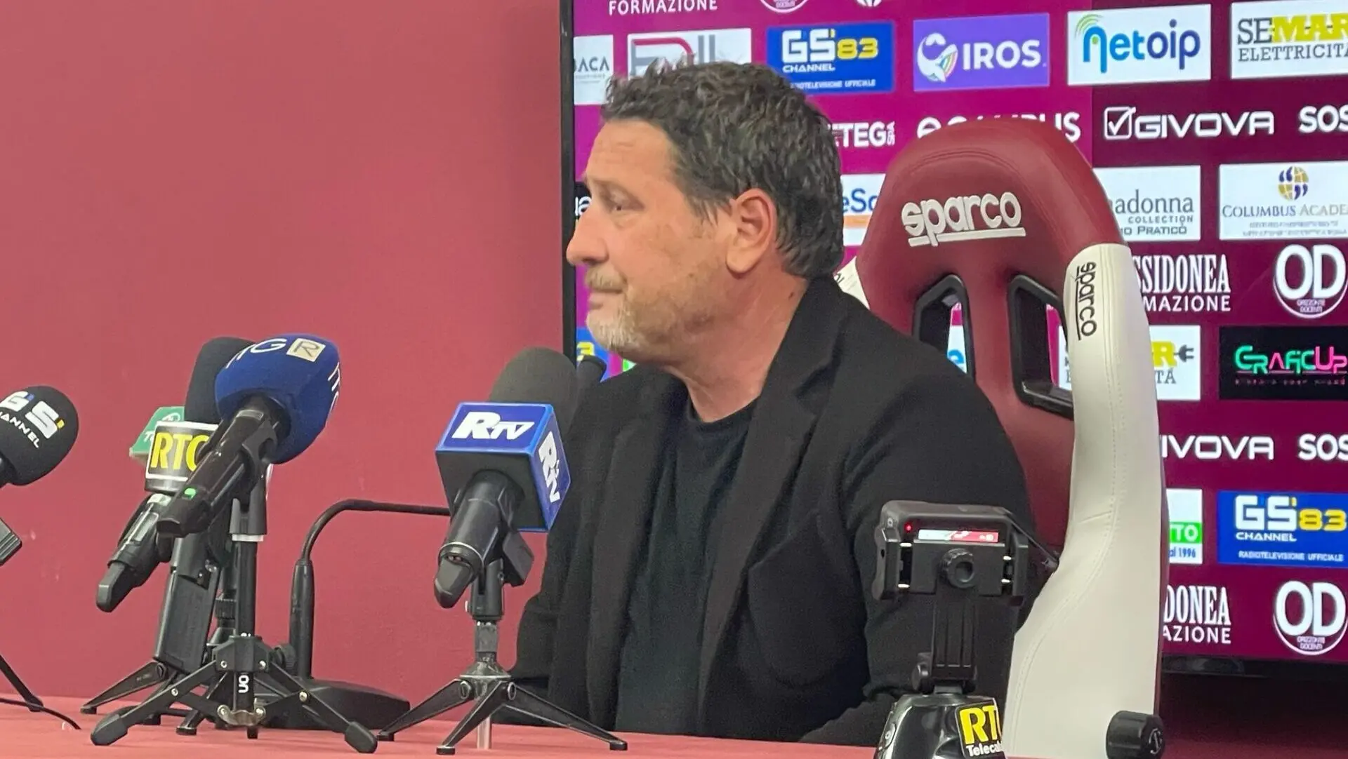«In campo con l’anima»: Trocini nel post partita loda la sua Reggina dopo la battaglia con la Vibonese