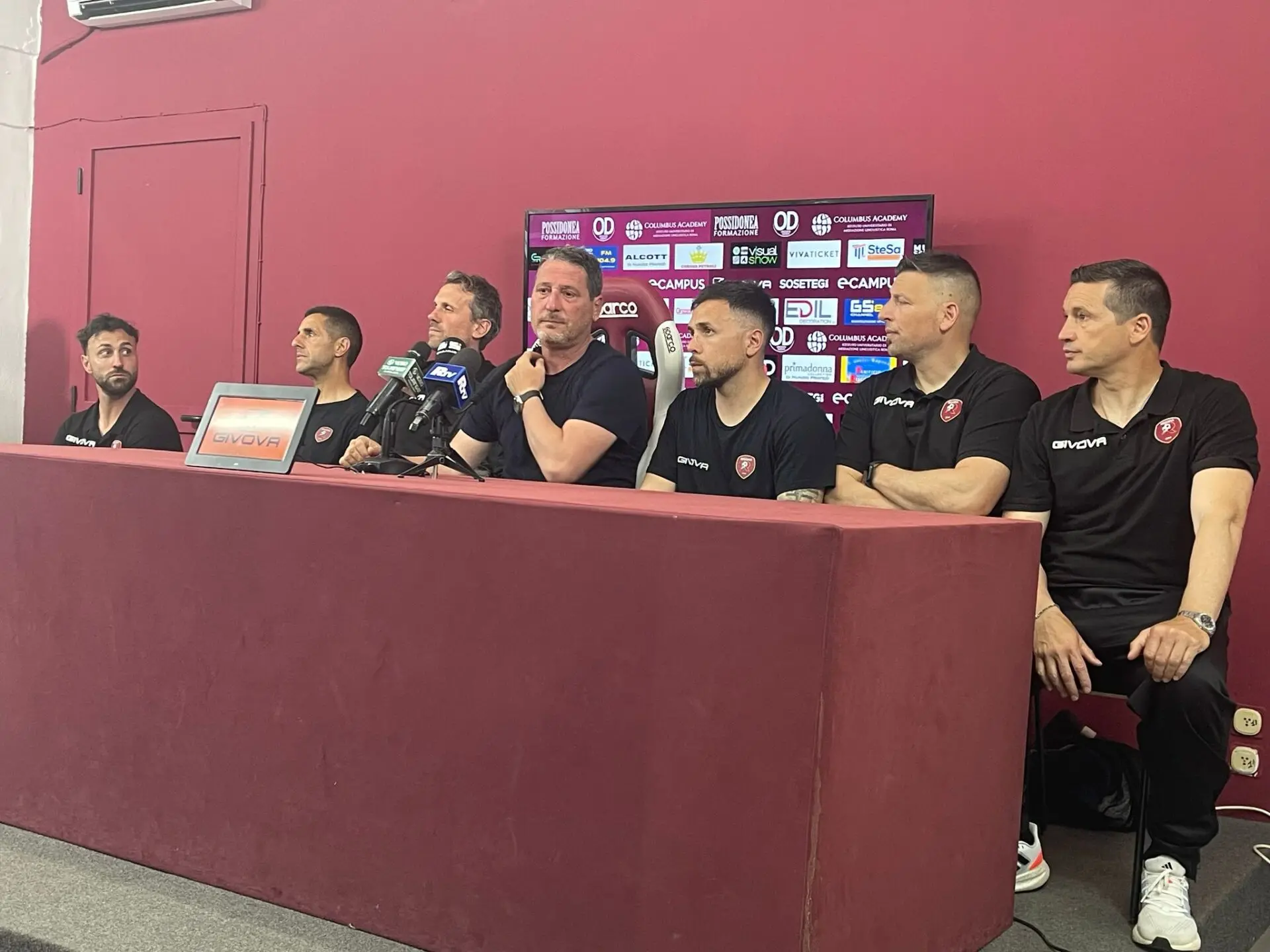 Trocini nel post gara con la Scafatese: «Questa Reggina è un capolavoro collettivo. Il mio staff è stato fondamentale»