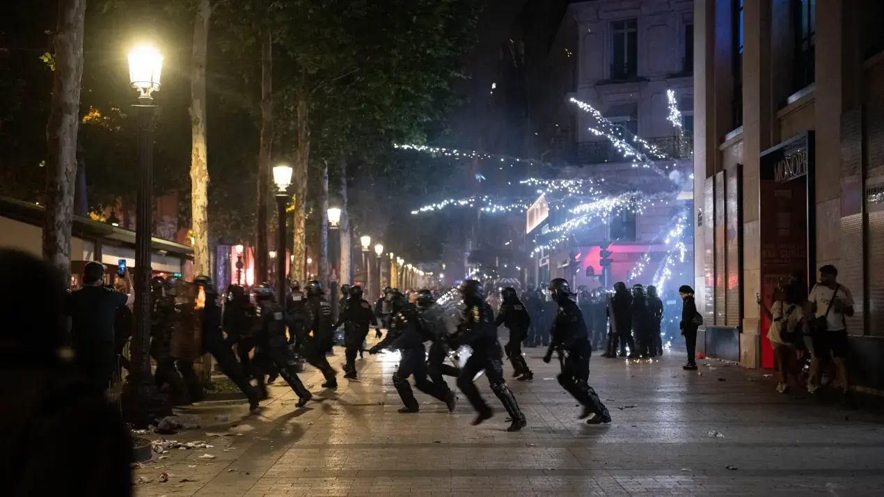 Oltre 500 arresti a Parigi dopo la finale di Champions per atti di vandalismo. Morti un 17enne ed una donna di 20 anni