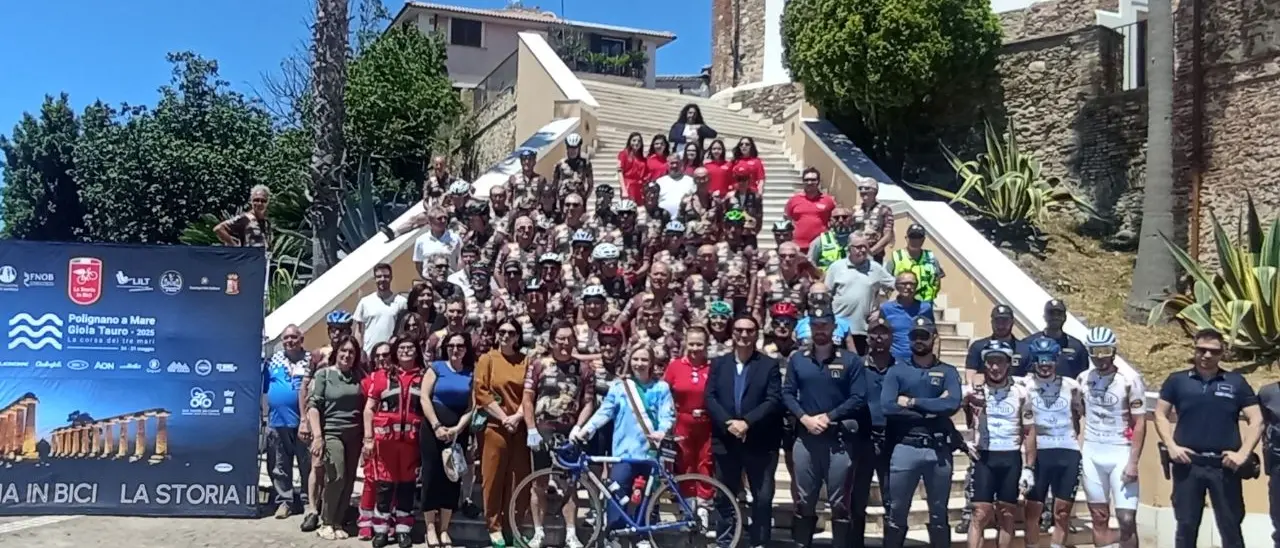 Il Tour dei tre mari organizzato da \"La storia in bici\" fa tappa a Gioia Tauro