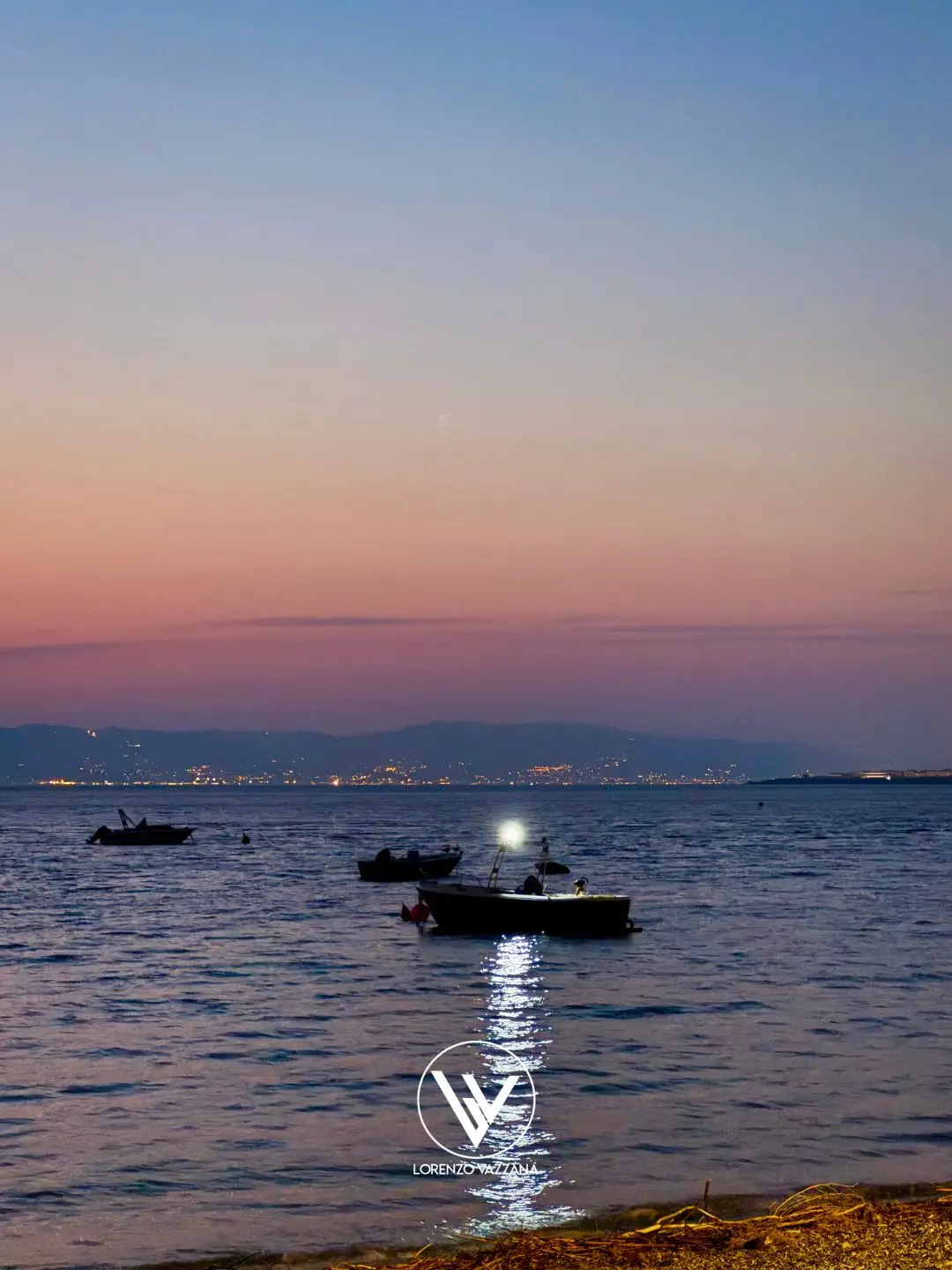 LA FOTO DEL GIORNO | Il respiro lento dello Stretto