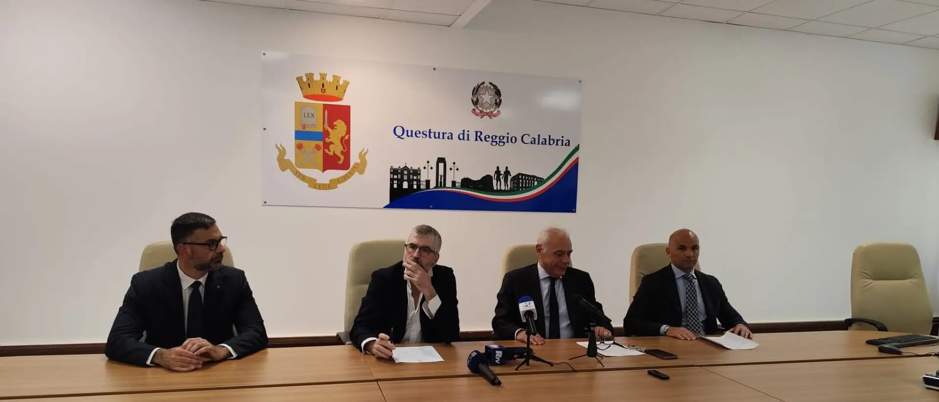Operazione Pratì, i dettagli dell'indagine antidroga dalla Questura di Reggio