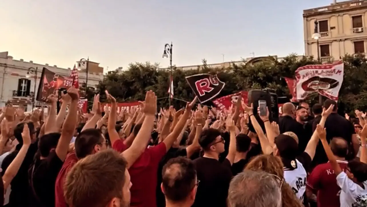 Tavolo amaranto, giornata decisiva tra istituzioni, società e Curva dopo l’affondo di Carminello