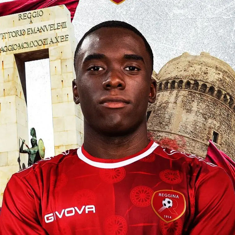Reggina, Denis Fomete firma un biennale