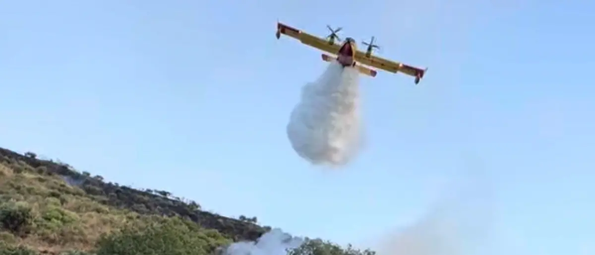 Emergenza incendi, domenica di fuoco a San Lorenzo. Il sindaco: «Situazione sotto controllo, grazie a chi ha rischiato»