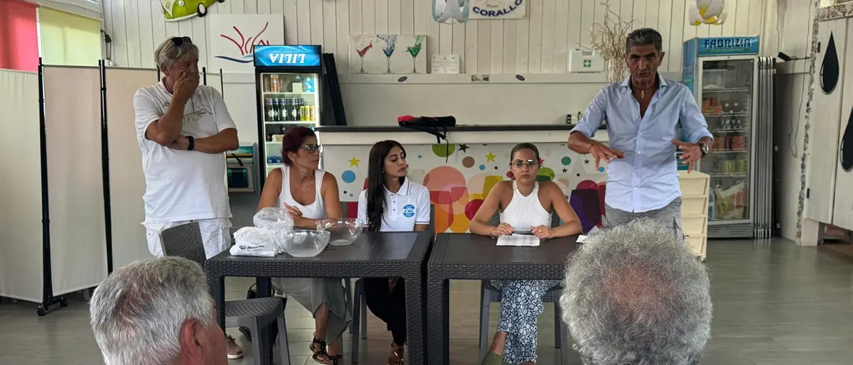 Traversata dello Stretto, il sorteggio barcaioli-nuotatori accende l’attesa: «Un’emozione che non passa mai»