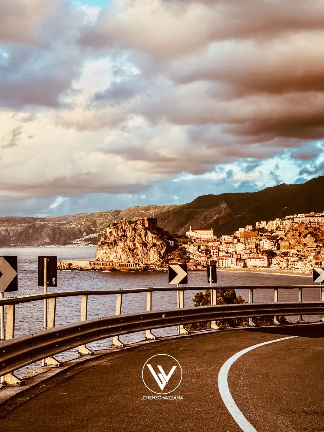 FOTO DEL GIORNO | La curva che porta a Scilla