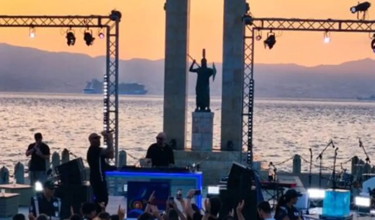 Il Sunsetland di oggi accoglie la performance del local dj Enzo Romeo, annullata la presenza di Moojo