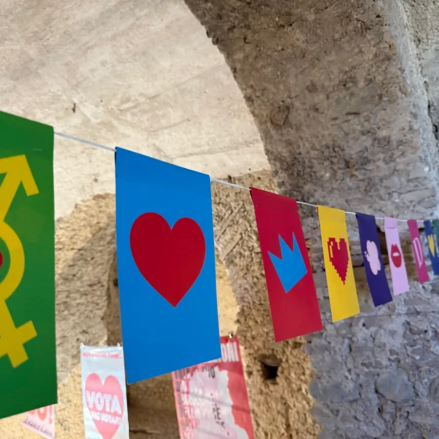 Massimo Sirelli ridisegna il mito tra le rovine di Locri