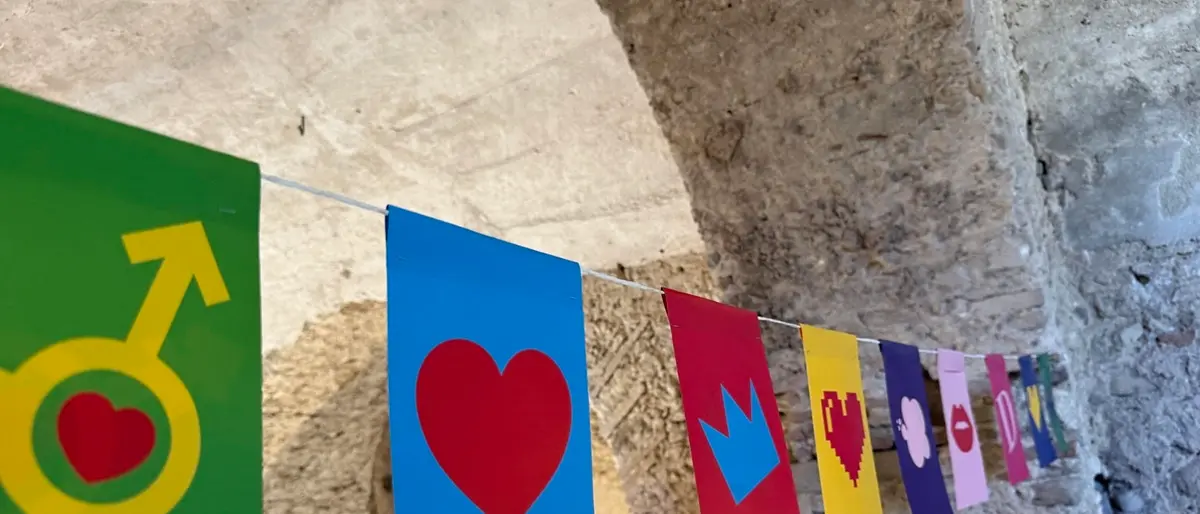 Massimo Sirelli ridisegna il mito tra le rovine di Locri