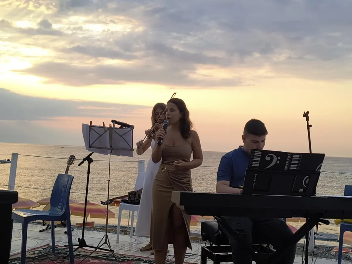 A Brancaleone il concerto suggestivo e coinvolgente \"Note all'alba\"
