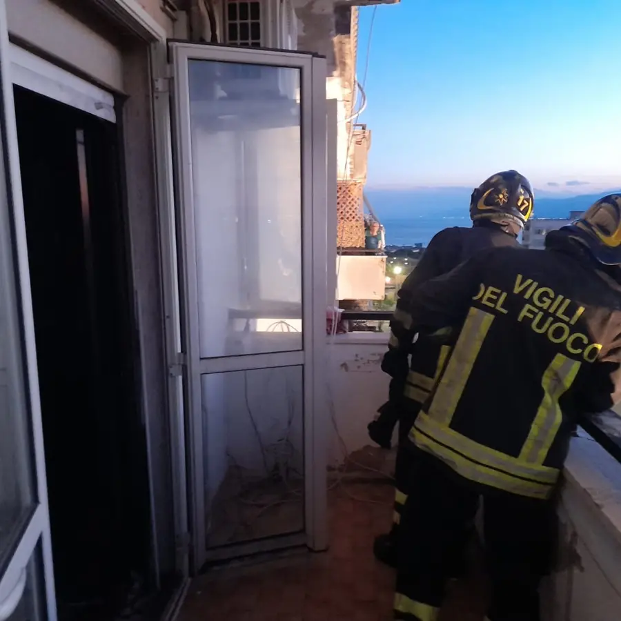 Reggio, in fiamme appartamento ad Arghillà