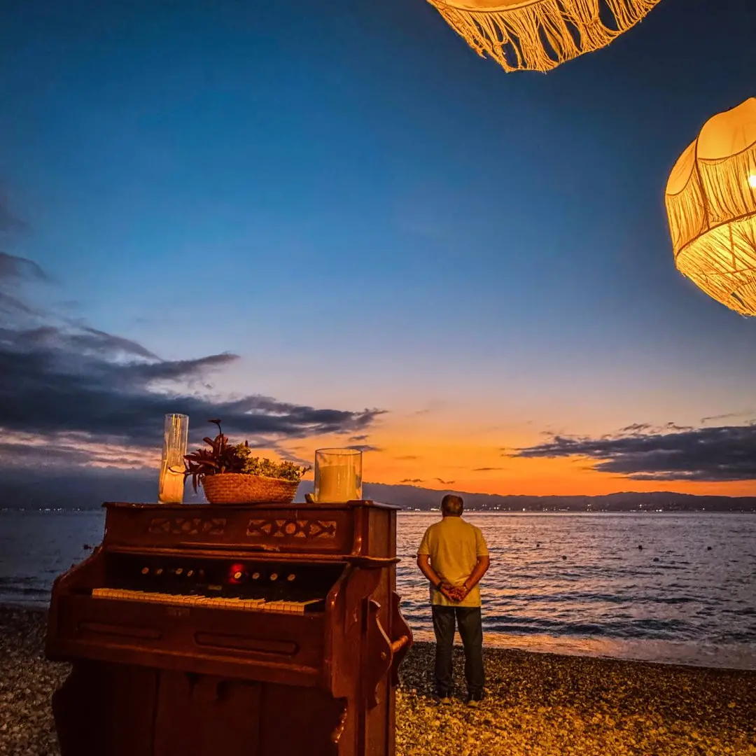 LA FOTO DEL GIORNO | Note al tramonto