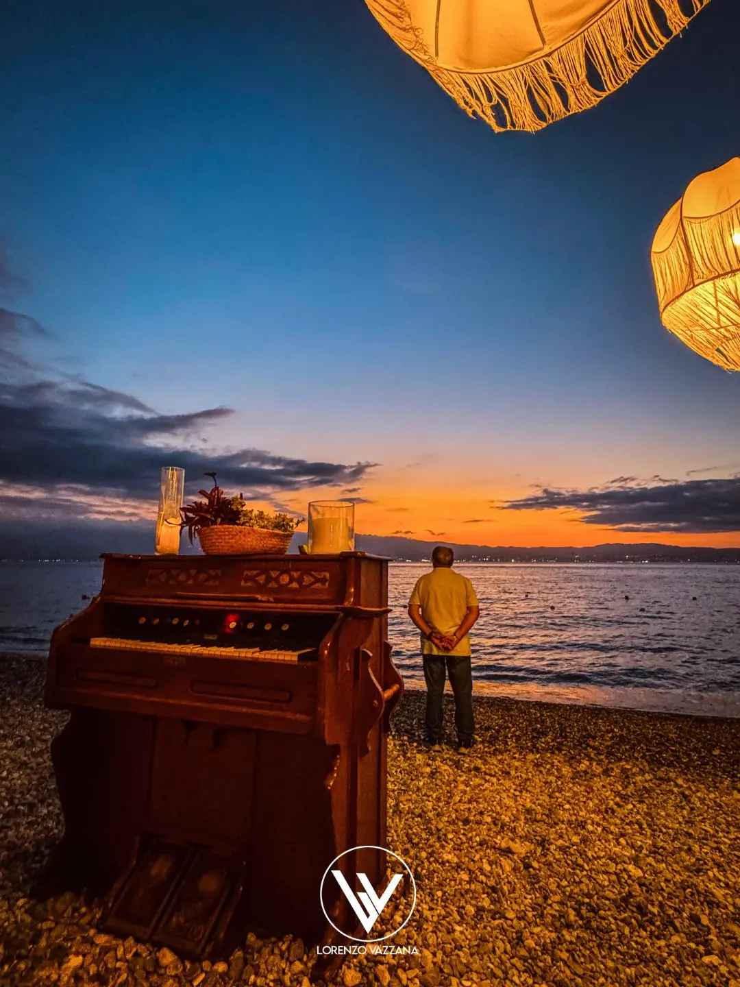 LA FOTO DEL GIORNO | Note al tramonto