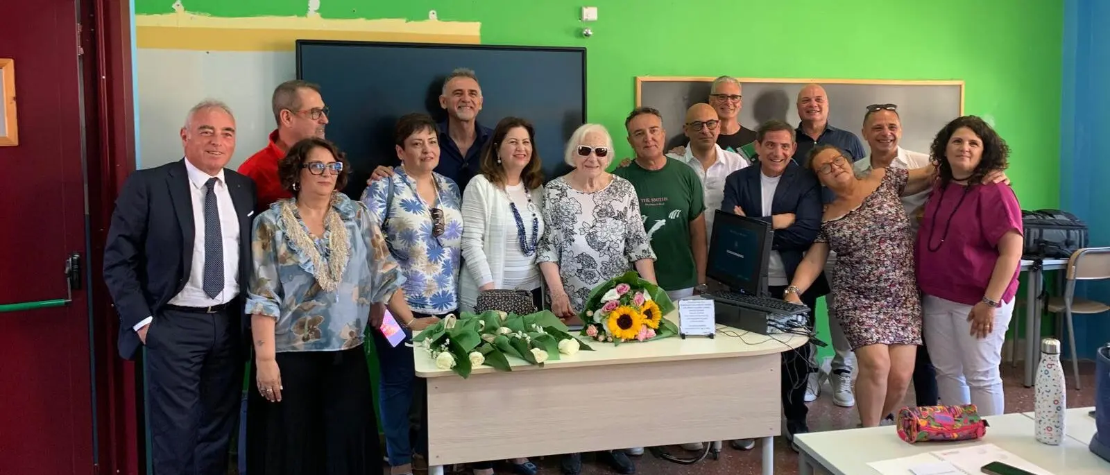 Reggio Calabria, 40 anni dopo il diploma la V M torna in classe con la professoressa Tita Ferro