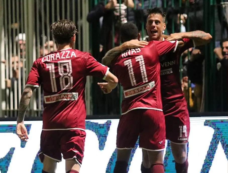 Serie B, Reggina raggiunta nel finale a Chiavari. Contro l'Entella finisce 1-1