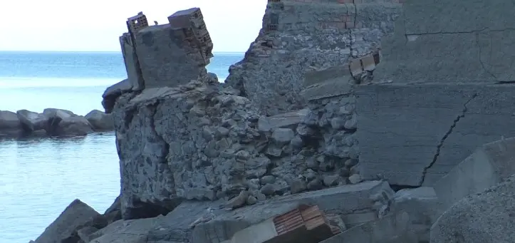 Un mese dopo la tempesta la Costa Viola è ancora in ginocchio