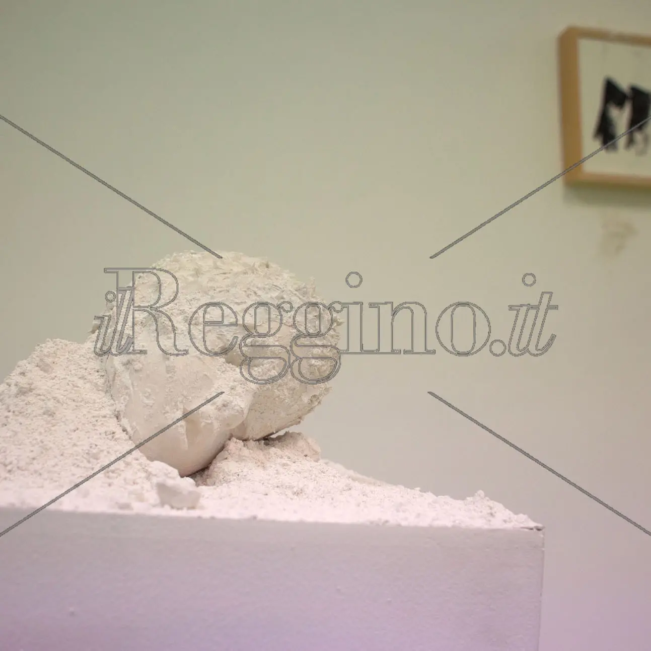 A palazzo Crupi la mostra “33stelline”, cura e dolore per mantenere la memoria