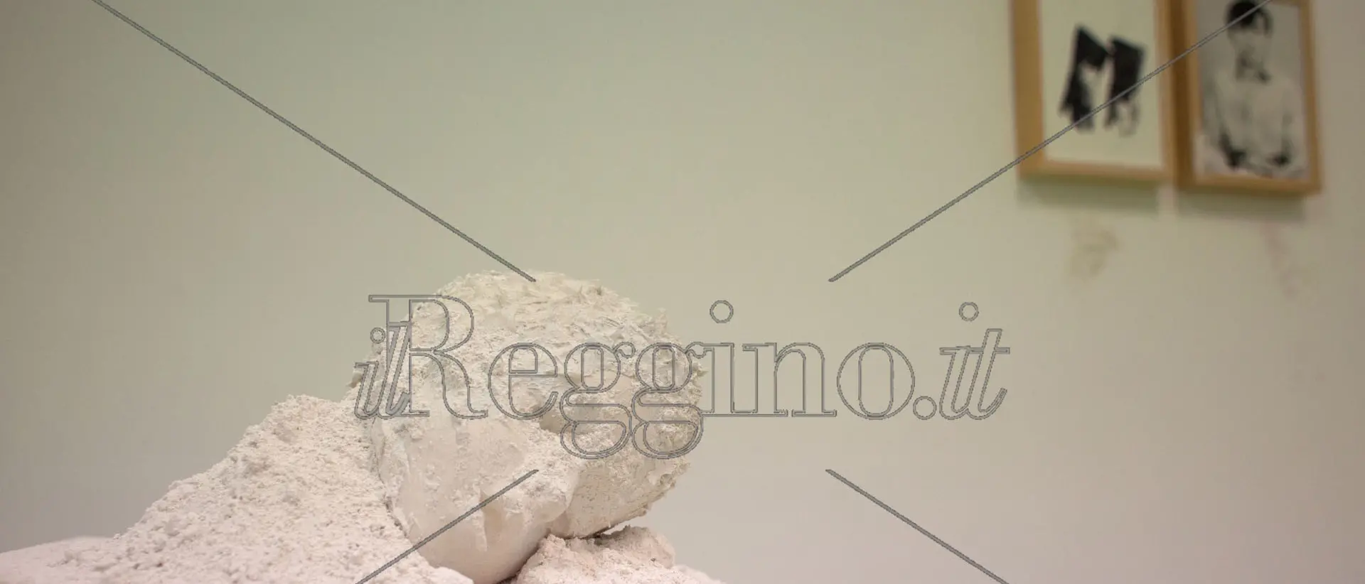 A palazzo Crupi la mostra “33stelline”, cura e dolore per mantenere la memoria