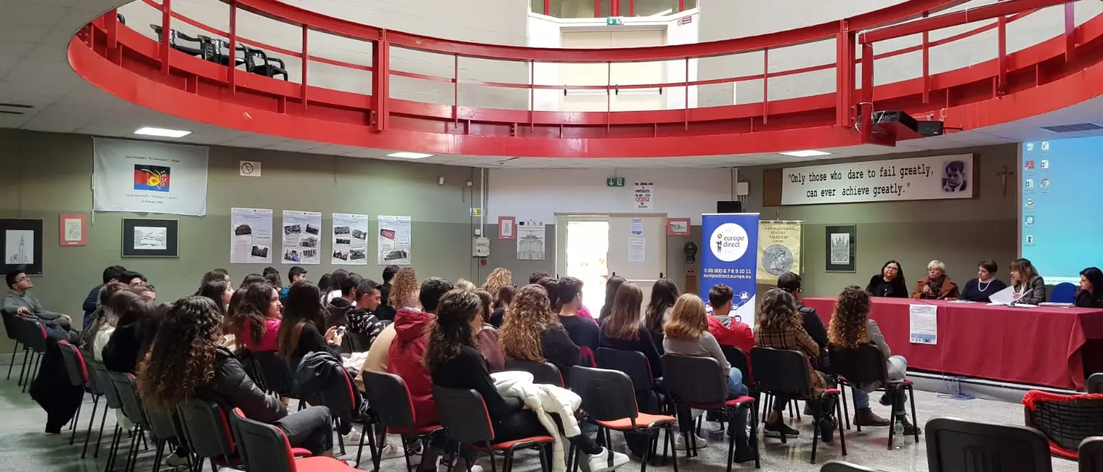 Monitoraggio civico, i liceali di Locri a lezione di Statistica