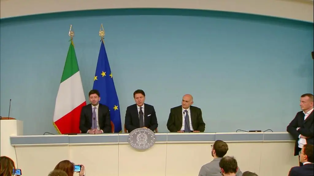 Coronavirus, accertati primi due casi in Italia. Per l'Oms è emergenza globale