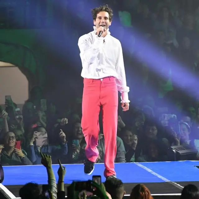 Mika dal palco: «Voglio fare il turista e ho scelto i posti più belli del mondo come Reggio»