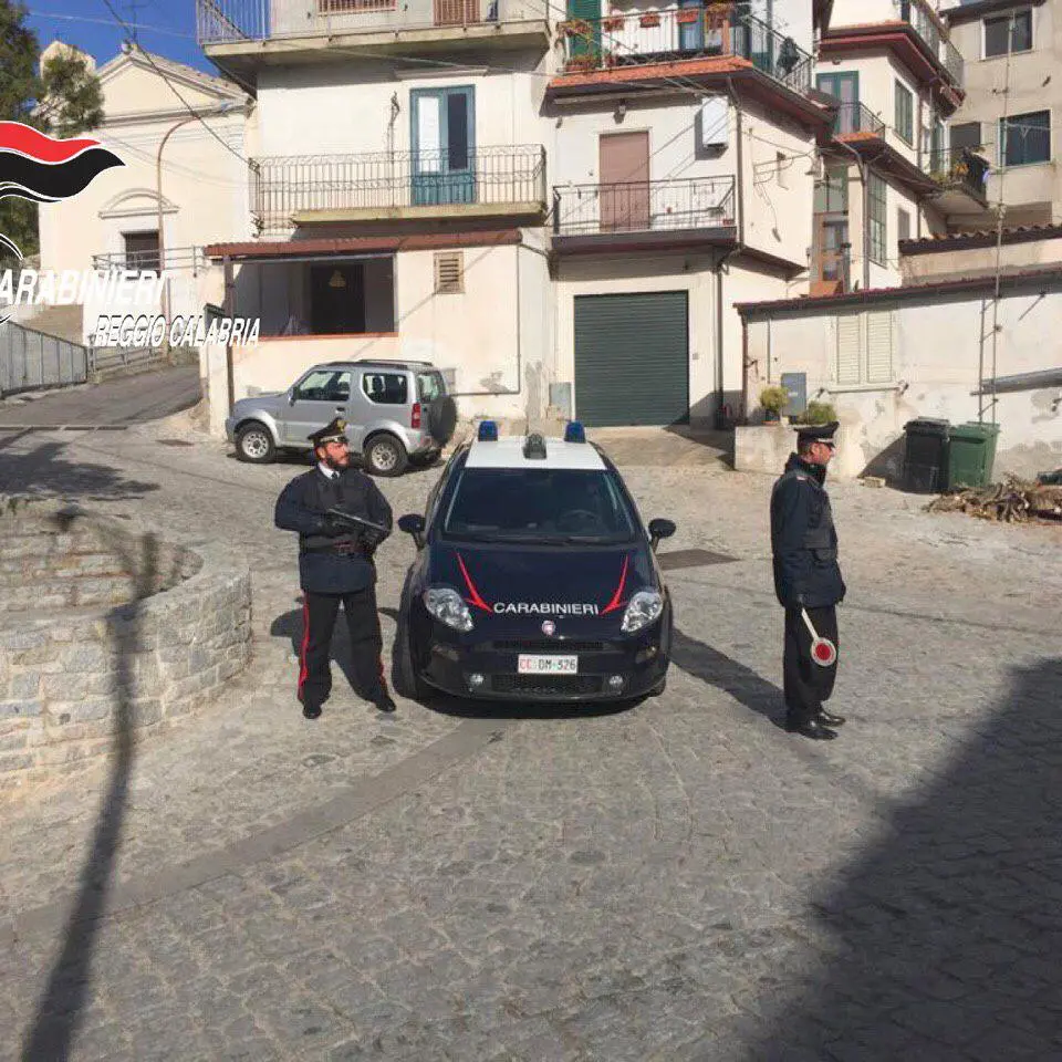 Roccella, scippa una donna dopo averla pedinata e aggredita. Arrestato un giovane