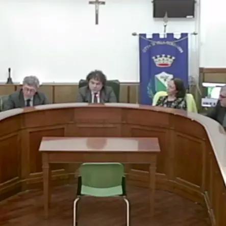 Villa San Giovanni, il sindaco annuncia l'azzeramento della Giunta