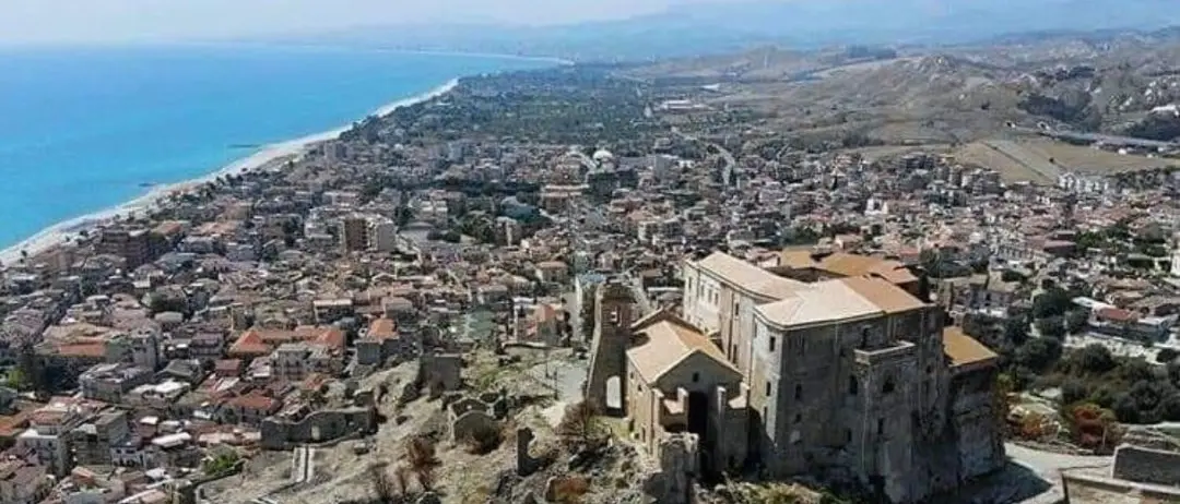 Coronavirus, il Pd di Roccella: «Rivedere tributi e assistenza agli anziani»