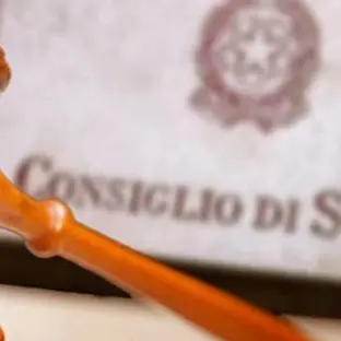 La forma, la sostanza ed il filo rosso della democrazia che rischia di spezzarsi tra Melito e Roma