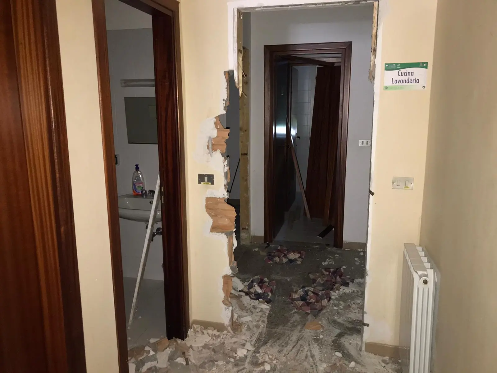 Motta San Giovanni, ladri saccheggiano l'ostello della gioventù