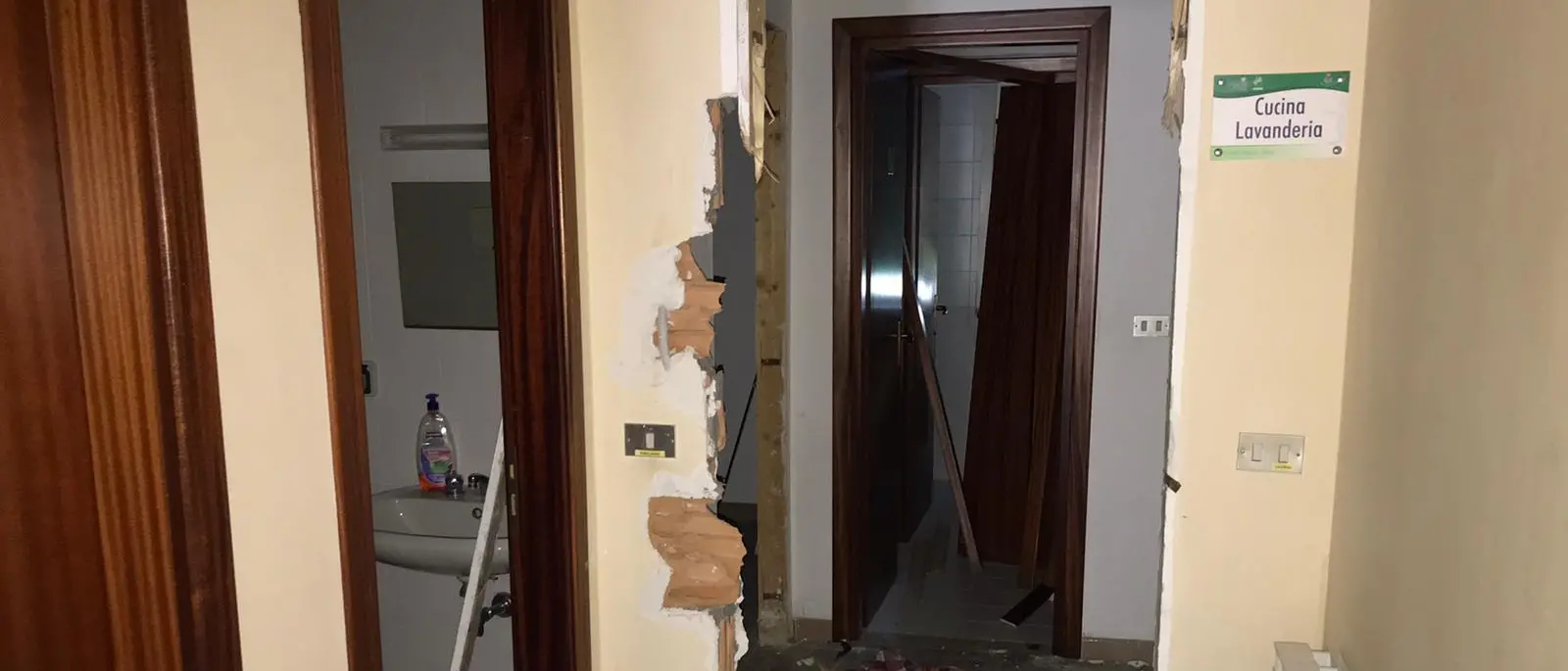 Motta San Giovanni, ladri saccheggiano l'ostello della gioventù