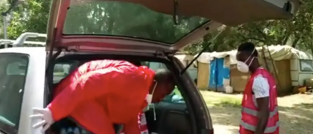 Regolarizzazione migranti, Flai-Cgil nei ghetti per aiutare i braccianti