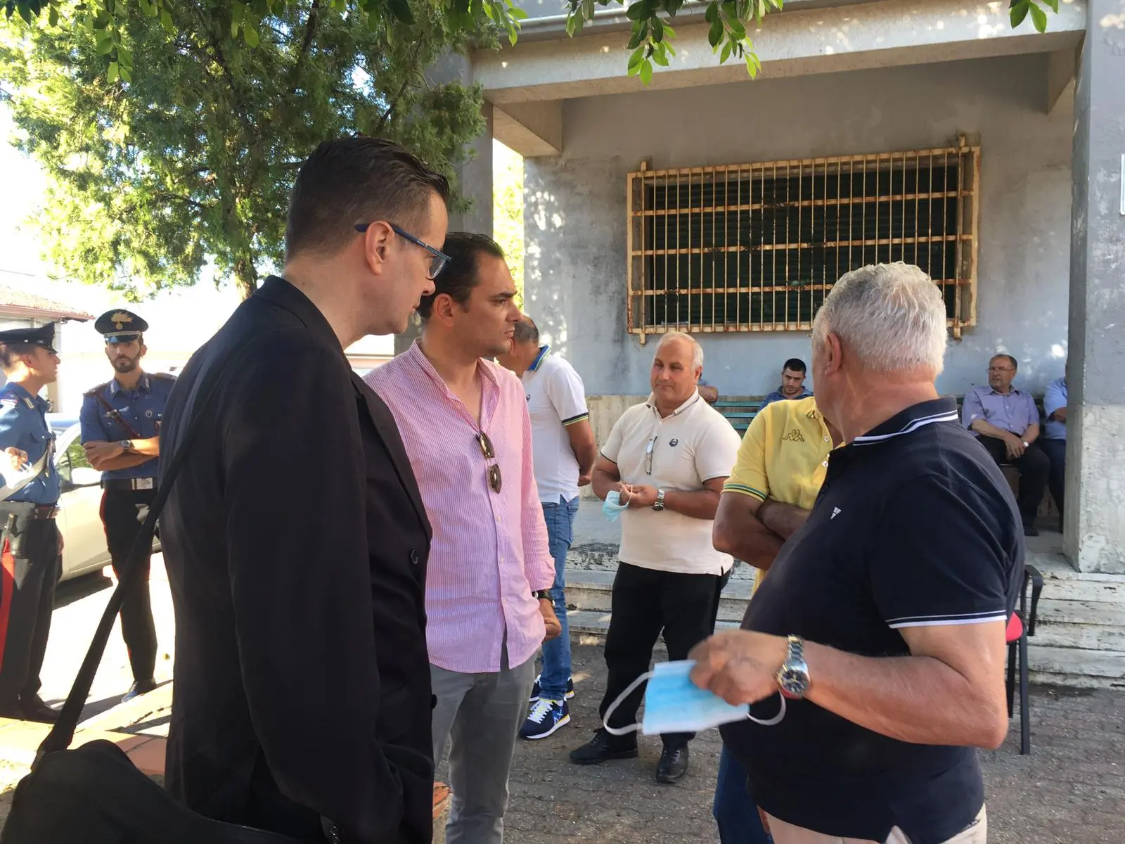 Klaus Davi incontra i sindaci della locride: «I soldi del Mes e utilizziamoli per l’ospedale»