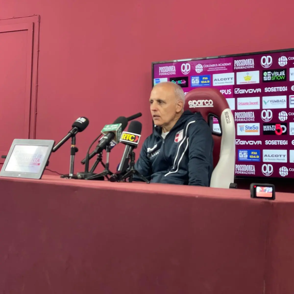 Mister Facciolo amaro nel post partita dopo il ko contro la Reggina: «Sconfitta che brucia, ma la mia Vibonese ha giocato a calcio»