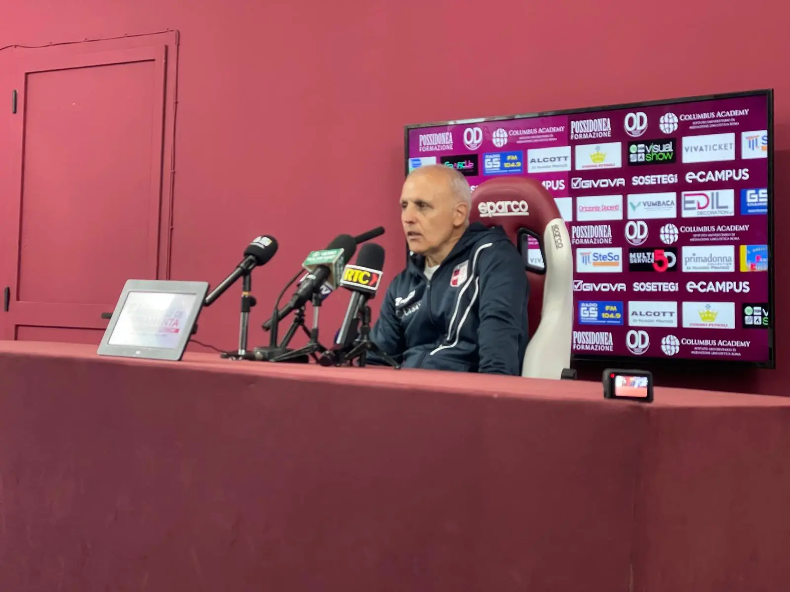 Mister Facciolo amaro nel post partita dopo il ko contro la Reggina: «Sconfitta che brucia, ma la mia Vibonese ha giocato a calcio»