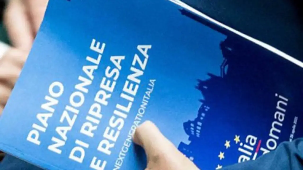 Comuni senza fondi, cantieri fermi: 8 miliardi del Pnrr bloccati a Roma