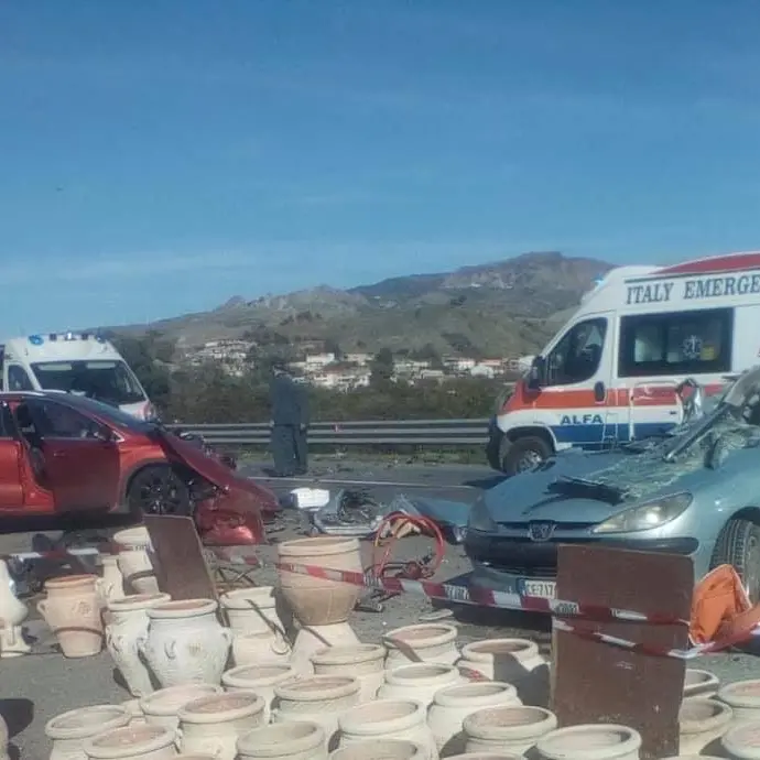 Incidente mortale a Melito, una vittima e due feriti gravi