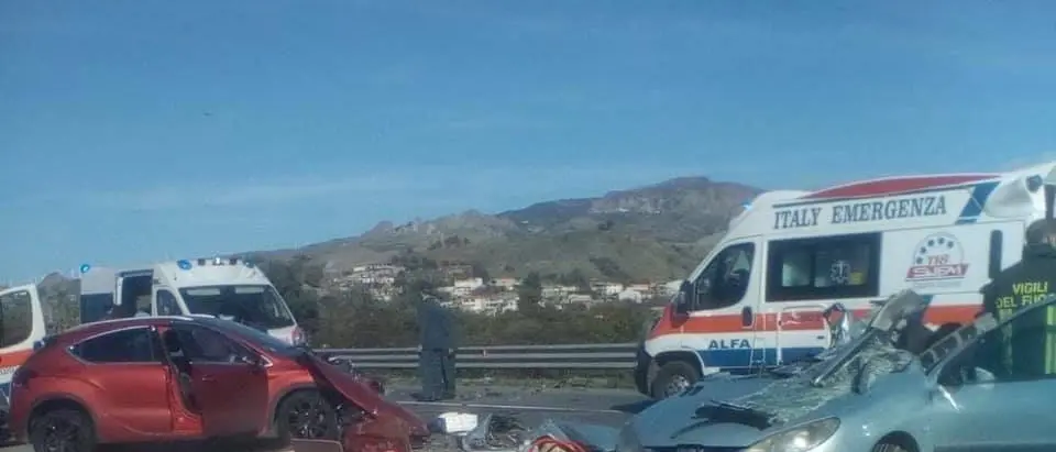Incidente mortale a Melito, una vittima e due feriti gravi