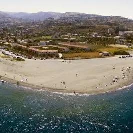 Reggio, cadavere ritrovato sulla spiaggia di Pellaro