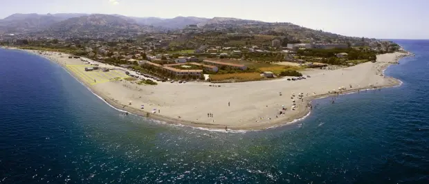 Reggio, cadavere ritrovato sulla spiaggia di Pellaro