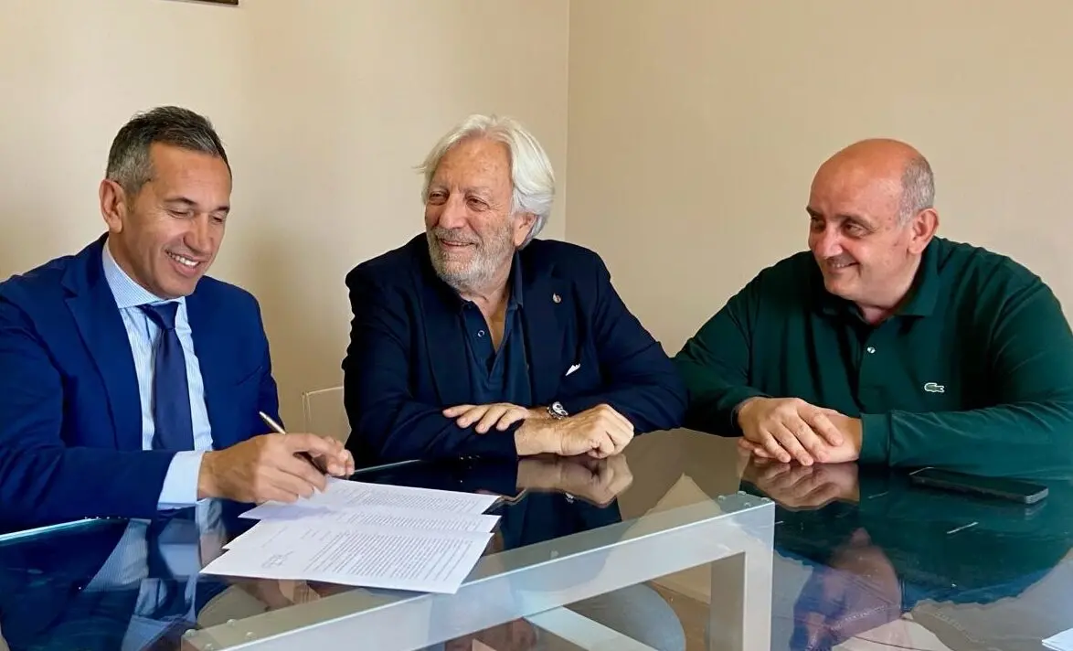 Locri, nasce la“Bottega del Gal Terre Locridee”, siglato l'accordo con il Comune per l'uso dell'immobile in Piazza Re Umberto