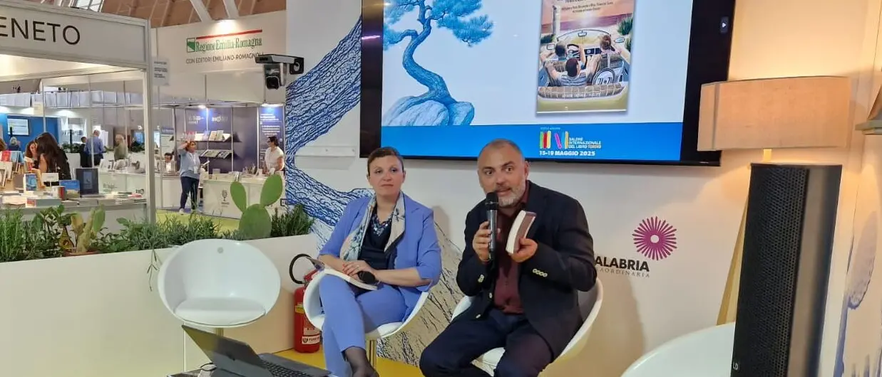 Sanità e diritti in Calabria: il libro “Portami al mare” presentato al Salone del Libro di Torino